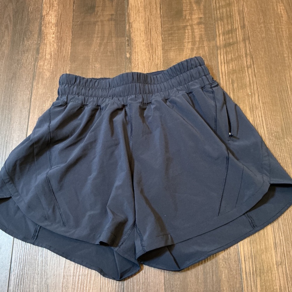 Lululemon Tracker Short V Athletic Running Shorts Black Zip Pocket Size 4 lulu